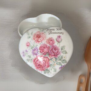 1991 Porcelain HAPPY 50th ANNIVERSARY HEART TRINKET BOX W/ Roses Betty Whiteaker